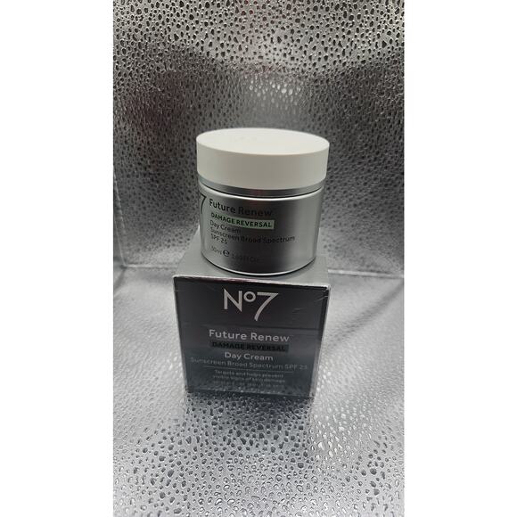 No7 Future Renew Damage Reversal Face Cream with SPF 25 - Anti Aging Face CREAM - Picture 1 of 3